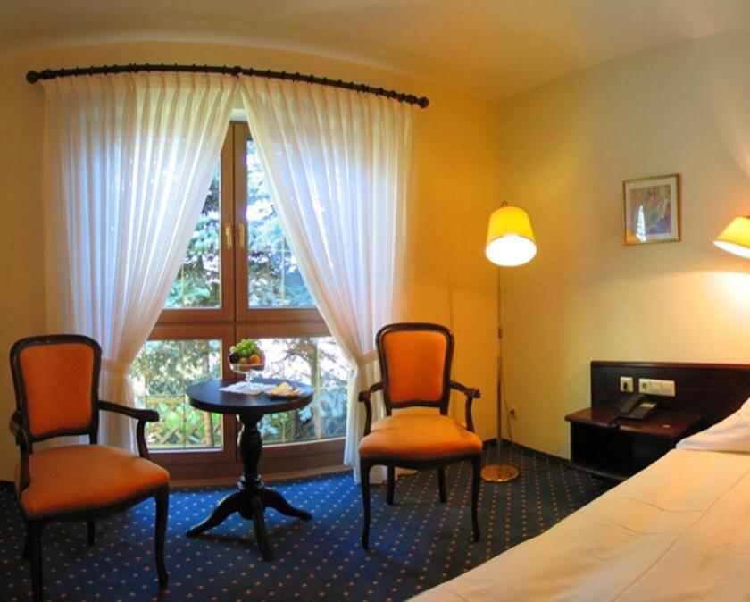 Hotel Waldhaus Hugelsheim Exterior photo